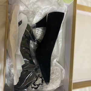 Michael Kors Women Black Pumps Sz 5.5